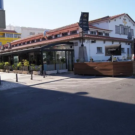 ゲストハウス Tagus 5 Colours 3*