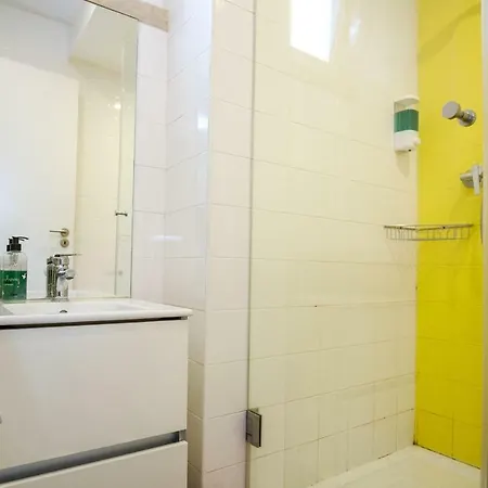 Tagus 5 Colours ゲストハウス アルジェース