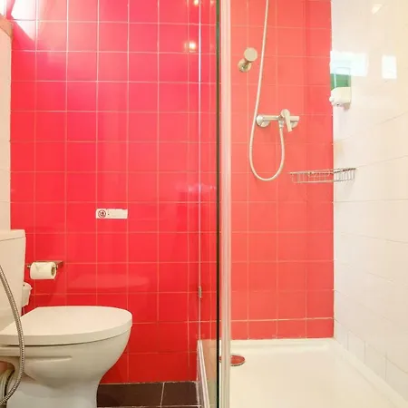 Tagus 5 Colours ゲストハウス アルジェース