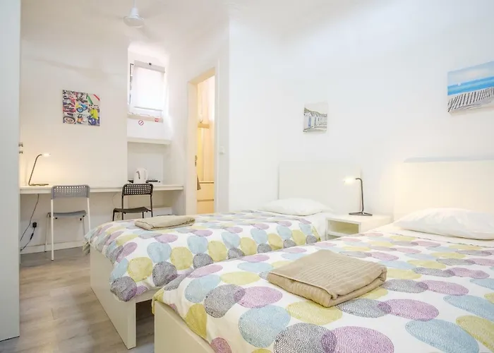 Tagus 5 Colours Pensión Algés