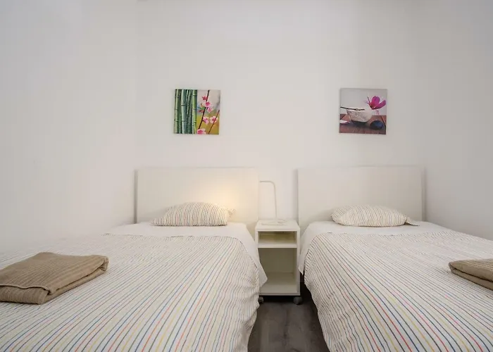 Tagus 5 Colours 3* Algés